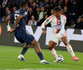 （体育）足球——法甲：巴黎圣日耳曼不敌里昂