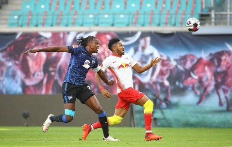 斯图加特与莱比锡红牛上演欧冠席位关键对决，红牛能否继续占据优势？