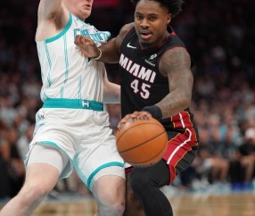 就你叫三分王？克努佩尔半场三分5中0 欢迎来真正的NBA