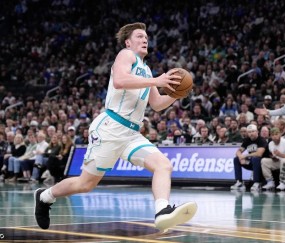 史诗级菜鸟！克尼佩尔273记3分 新秀赛季夺三分王