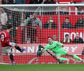 曼联2-1逆转排第三！B费传射创纪录谢什科制胜，卡里克坐拥一优势前四稳了