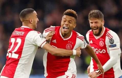 荷甲强弱对决：阿贾克斯主场破局，福伦丹客场魔咒难破