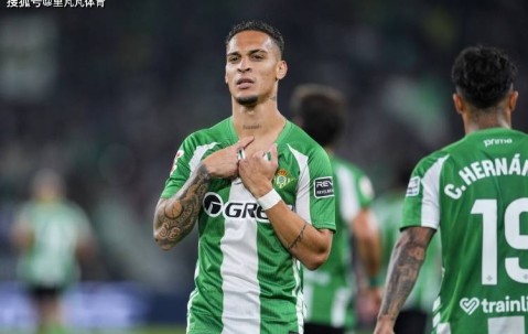 一日英超动向：曼城再具争冠实力，萨拉赫猛批斯洛特引发矛盾