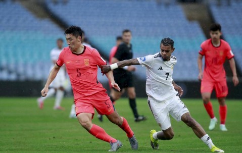 邵佳一能否将他的德甲经验转化为国足蜕变？首秀胜负背后暴露三大挑战！
