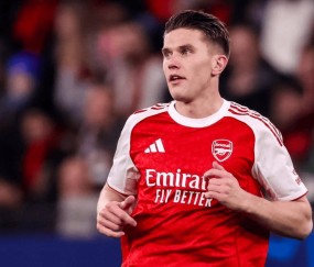 英超神剧情：门将两次失误送大礼，领头羊接近冠军，阿尔特塔挥拳狂欢