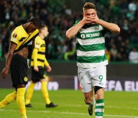 莱万决心全力助巴萨争夺西甲与欧冠冠军，续约一年意义何在，出乎意料的选择引发热议