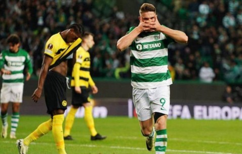 莱万决心全力助巴萨争夺西甲与欧冠冠军，续约一年意义何在，出乎意料的选择引发热议