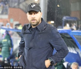 那不勒斯主场零封科莫：2025年意甲主场首次遭遇进球荒的背后故事与战术分析