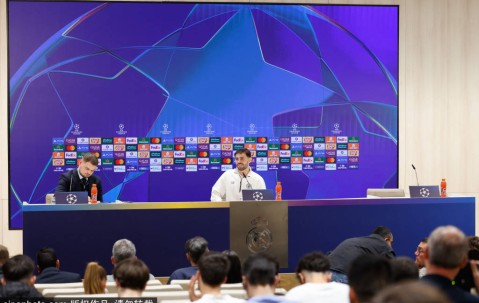 欧冠关键战：弗洛伦蒂诺与索里亚诺会晤，解析皇马与曼城的战术博弈