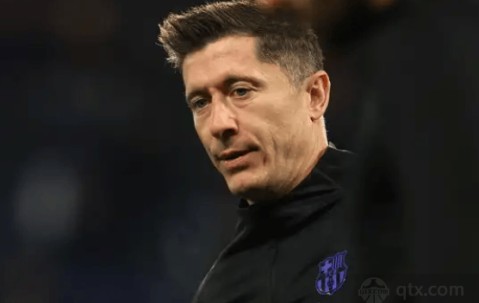 巴萨瞄准弗拉霍维奇，计划冬窗低价引进或2026年免签